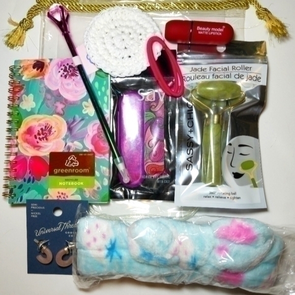 Berry Clean Your Face Accessory Bundle - Picture 1 of 7